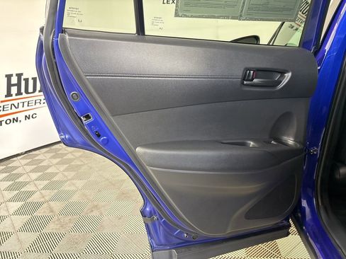 Used 2024 Toyota Corolla Cross AWD Hybrid w/ Moonroof Package image 21