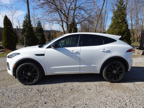 New 2024 Jaguar E-PACE R-Dynamic SE image 9