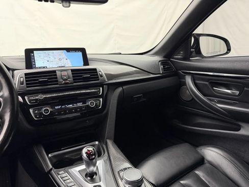 Used 2018 BMW M4 Convertible RWD image 27