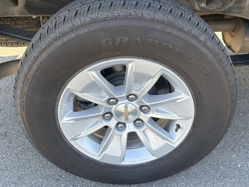 Used 2025 Chevrolet Silverado 1500 LT image 48