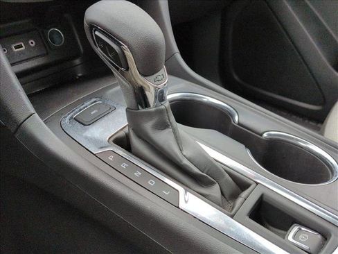 Used 2024 Chevrolet Equinox LT AWD/4WD image 12