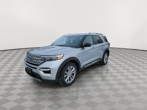 Used 2024 Ford Explorer Limited AWD/4WD image 4
