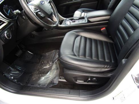 Used 2020 Ford Fusion SEL FWD image 14
