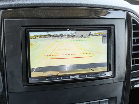 Used 2020 Mercedes-Benz Metris Passenger image 25