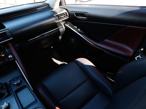 Used 2017 Lexus IS 200t image 27