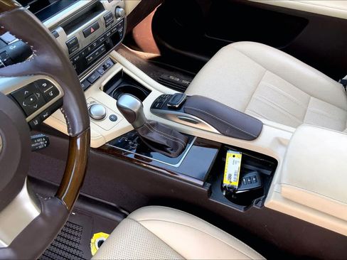 Used 2018 Lexus ES 350 w/ Luxury Package w/Wood Trim FWD image 17
