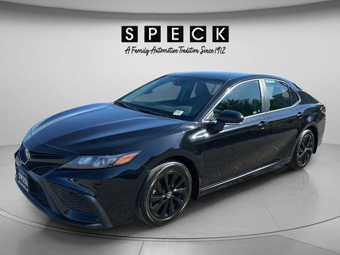 Used 2024 Toyota Camry SE FWD image 1