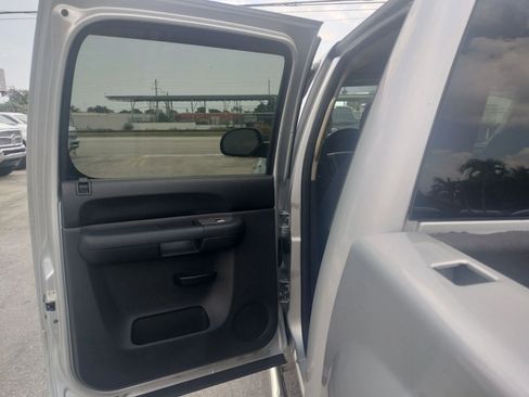 Used 2013 Chevrolet Silverado 1500 LT w/ Interior Plus Package RWD image 16