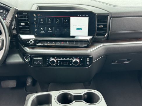 Certified 2025 GMC Sierra 1500 SLT RWD image 17