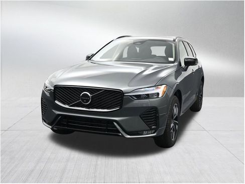 New 2026 Volvo XC60 B5 Plus AWD/4WD image 8