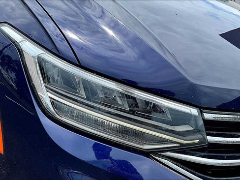 Used 2022 Volkswagen Tiguan SE AWD/4WD image 28