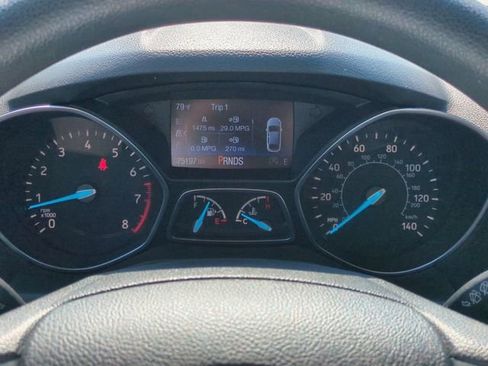 Used 2017 Ford Escape SE w/ Equipment Group 201A FWD image 18