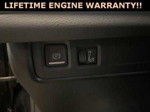 Used 2024 Cadillac XT4 Premium Luxury image 14