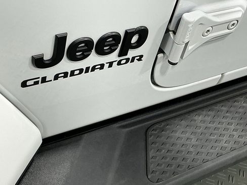 Used 2020 Jeep Gladiator Sport w/ Quick Order Package 24S image 40