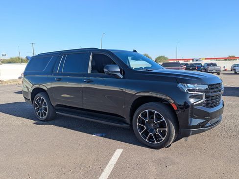 Used 2024 Chevrolet Suburban RST w/ Luxury Package image 6