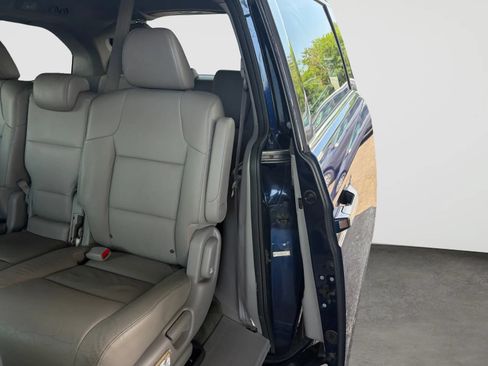 Used 2016 Honda Odyssey Touring Elite image 14