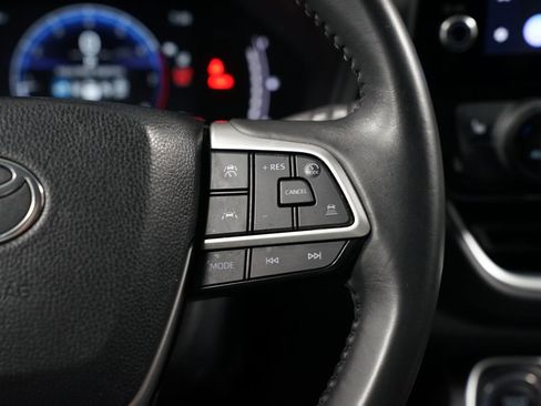 Used 2024 Toyota Grand Highlander XLE image 13