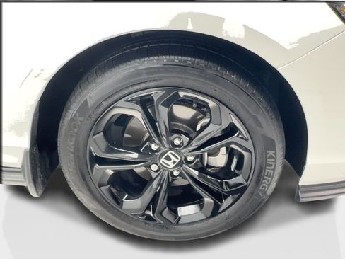 Used 2025 Honda Accord SE image 13