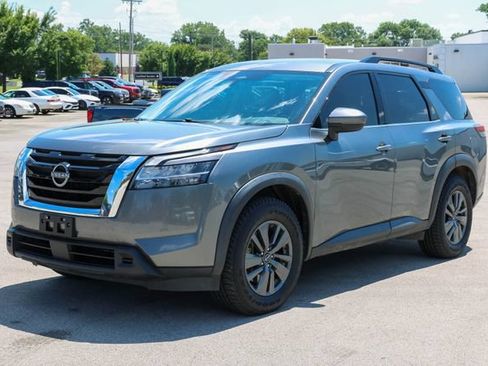 Used 2022 Nissan Pathfinder SV AWD/4WD image 7