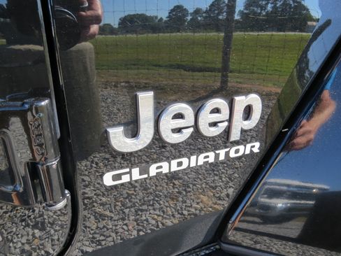 Used 2021 Jeep Gladiator Overland w/ Popular Equipment Package AWD/4WD image 11