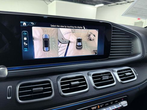 Used 2025 Mercedes-Benz GLS 450 4MATIC image 23