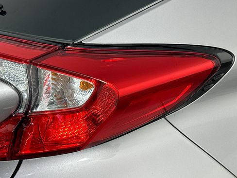 Used 2019 Toyota C-HR LE FWD image 32