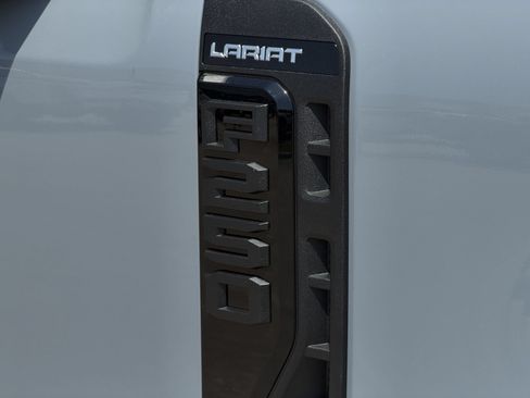New 2026 Ford F250 Lariat w/ Tremor Off-Road Package AWD/4WD image 9