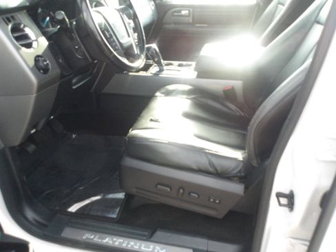 Used 2017 Ford Expedition Platinum image 19