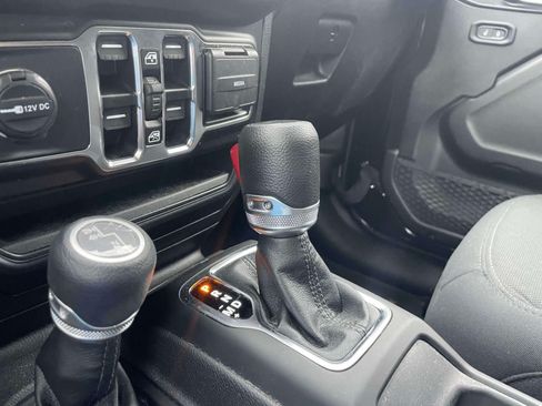 Used 2022 Jeep Gladiator Sport AWD/4WD image 30