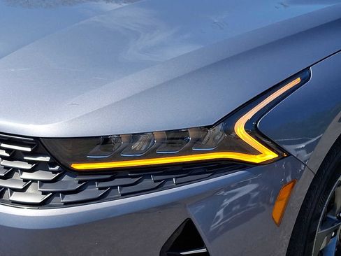 Used 2021 Kia K5 LXS FWD image 9