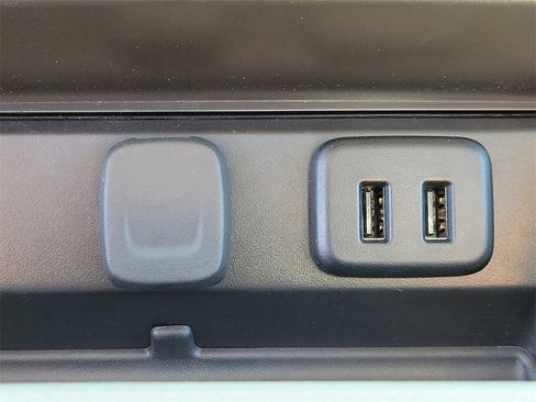 Used 2018 GMC Yukon Denali image 33