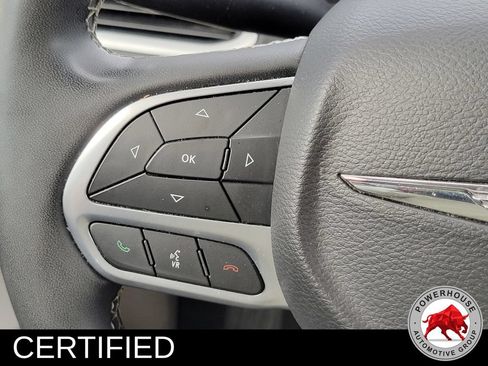Used 2023 Chrysler Pacifica Touring-L FWD image 29
