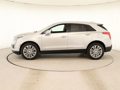 Used 2019 Cadillac XT5 Premium Luxury FWD image 2