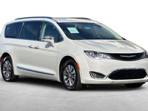 Used 2020 Chrysler Pacifica Limited w/ Advanced Safetytec Group image 8
