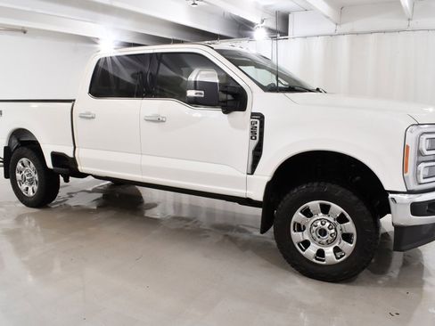 Used 2023 Ford F250 Lariat w/ Chrome Package image 5