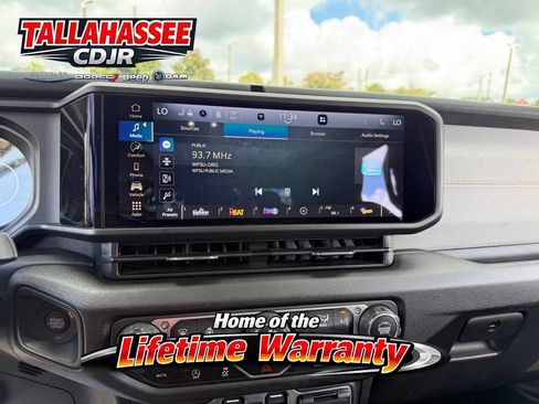 Used 2025 Jeep Gladiator Sport AWD/4WD image 20