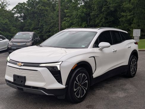 Used 2024 Chevrolet Blazer EV LT AWD/4WD image 5