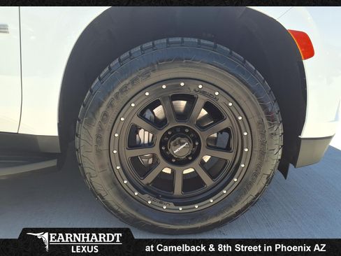 Used 2024 Chevrolet Tahoe LT w/ Luxury Package AWD/4WD image 18