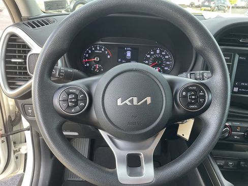 Used 2022 Kia Soul LX FWD image 14