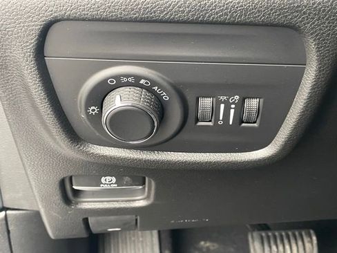 New 2025 Jeep Grand Cherokee L Laredo image 25