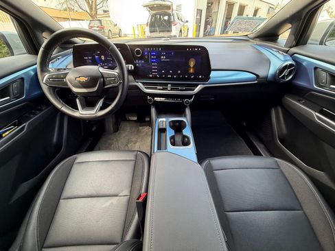 Used 2025 Chevrolet Equinox EV LT w/ Convenience Package image 20