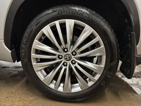 Used 2023 Toyota Highlander Platinum image 35