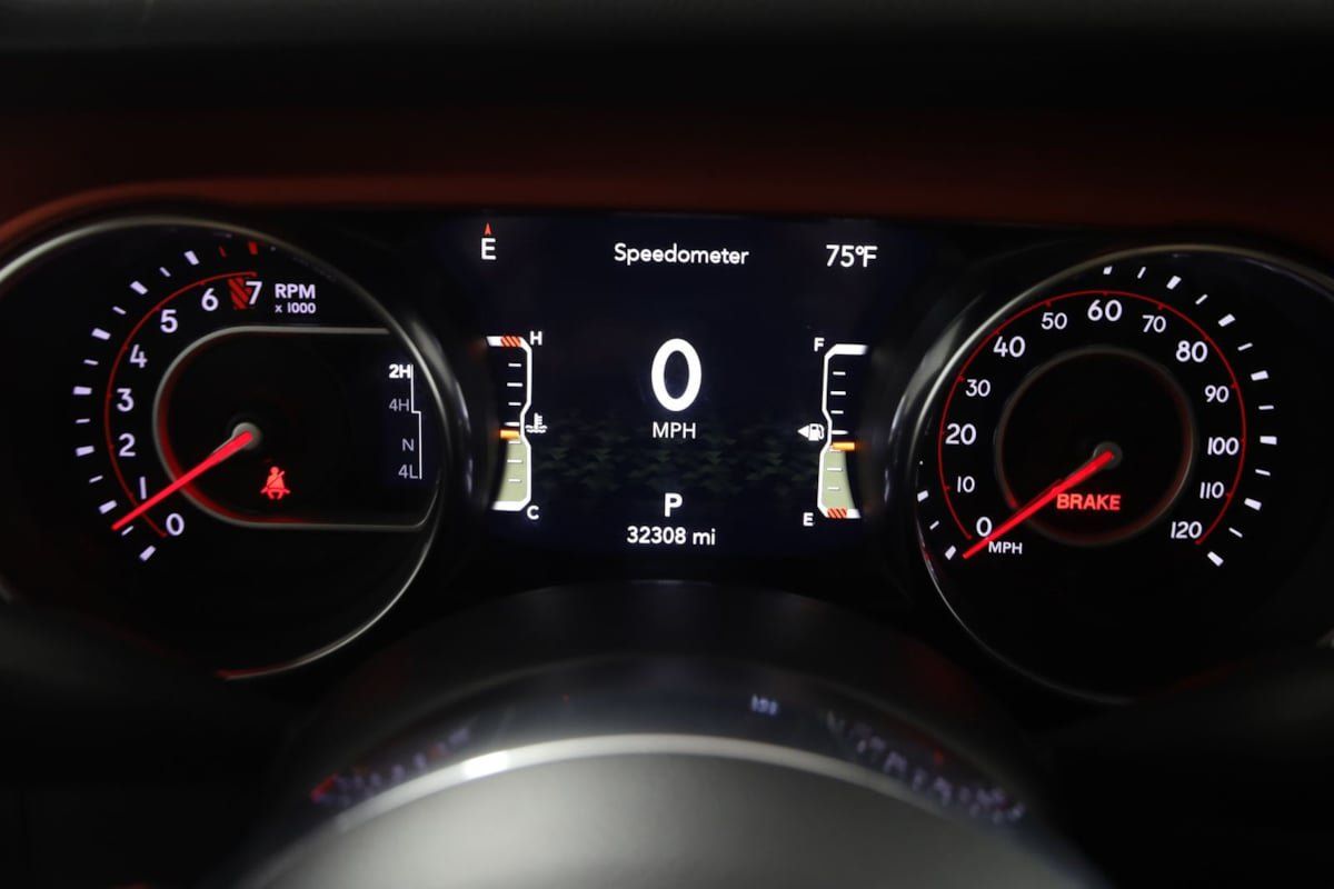 Used 2021 Jeep Gladiator Rubicon AWD/4WD image 18