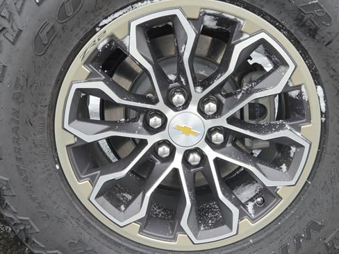 Used 2022 Chevrolet Colorado ZR2 image 10