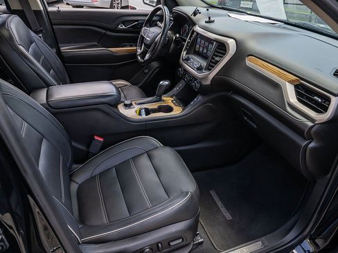 Used 2019 GMC Acadia Denali w/ Technology Package FWD image 19