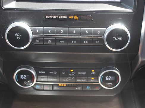Used 2019 Ford Expedition Max Platinum AWD/4WD image 42