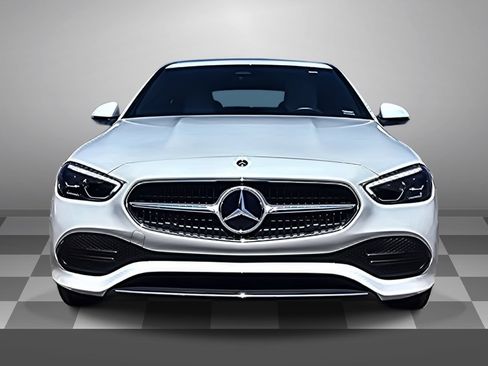 Used 2023 Mercedes-Benz C 300 4MATIC Sedan image 2