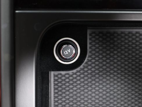 Used 2022 Bentley Bentayga AWD/4WD image 54