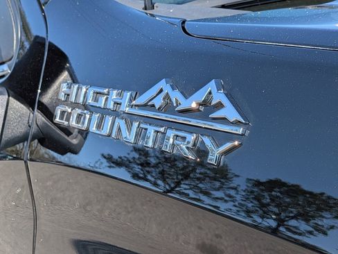 Used 2020 Chevrolet Silverado 1500 High Country w/ Technology Package image 12