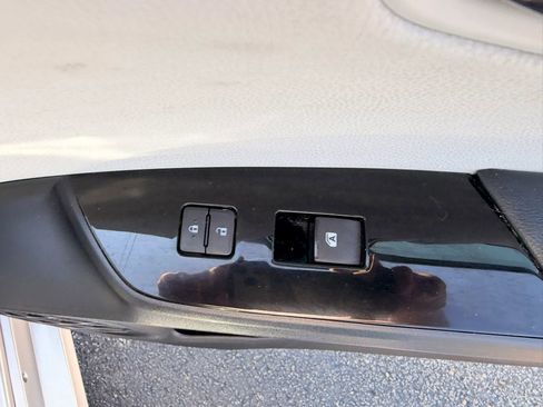 Used 2016 Toyota Prius Three w/ Advanced Technology Package FWD image 20